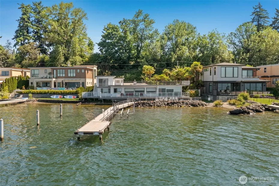 195 Lake Avenue W Photo 1
