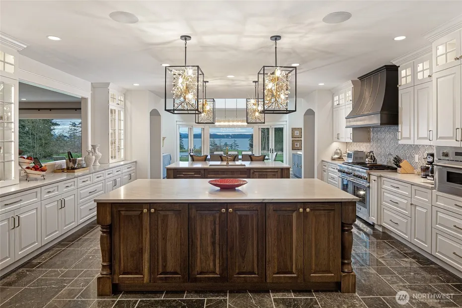735 Rosler Road Photo 14