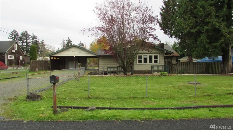 10917 25th Ave E Photo 1