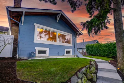 6211 Woodland Place N