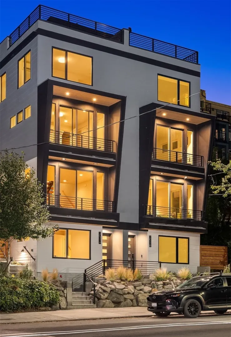 2011 Dexter Avenue N #A