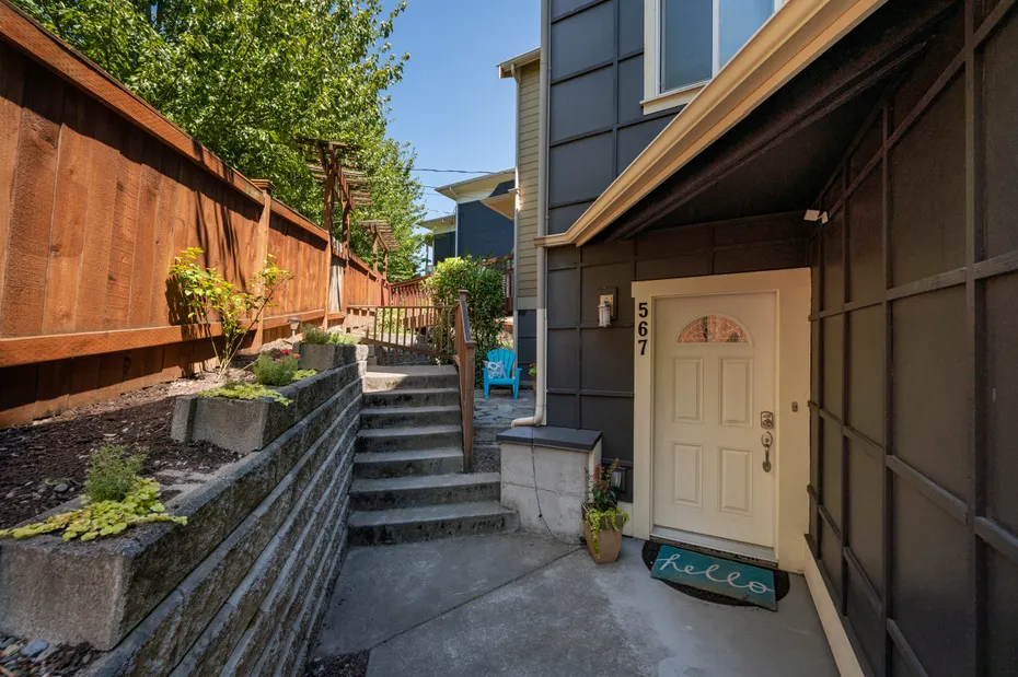 567 Ward Place Photo 1