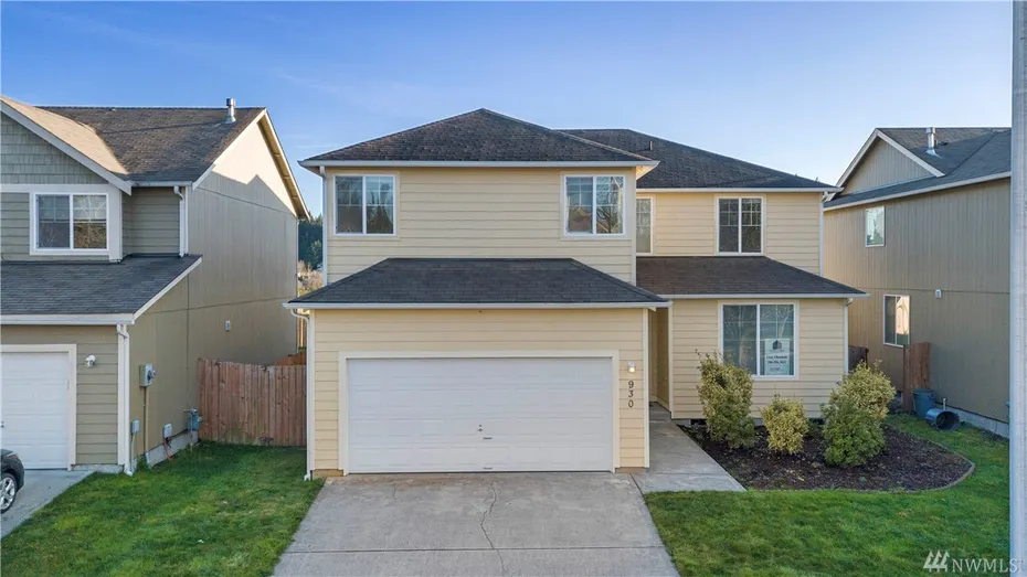 930 Gina Ct SE Photo 1