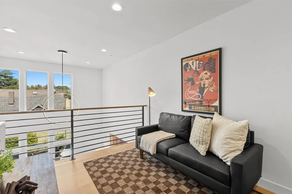 222 10th Avenue E #D Photo 12