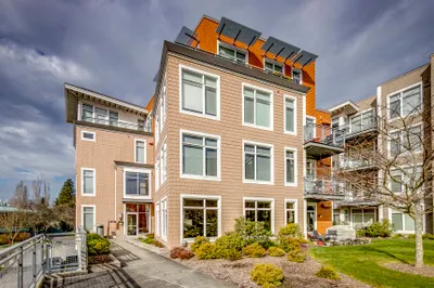 170 Harbor Square Lp NE #A-305