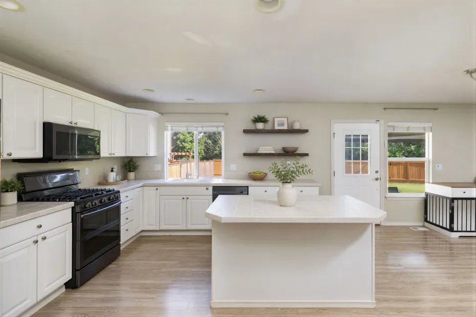 14333 47th Drive SE Photo 6