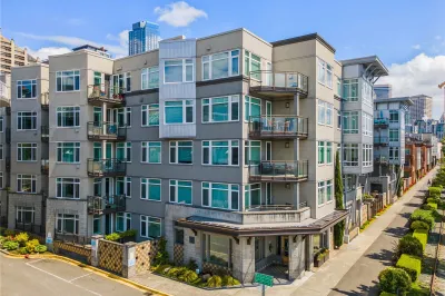 2000 Alaksan Way #248