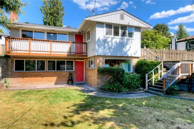 11020 17 Ave Sw