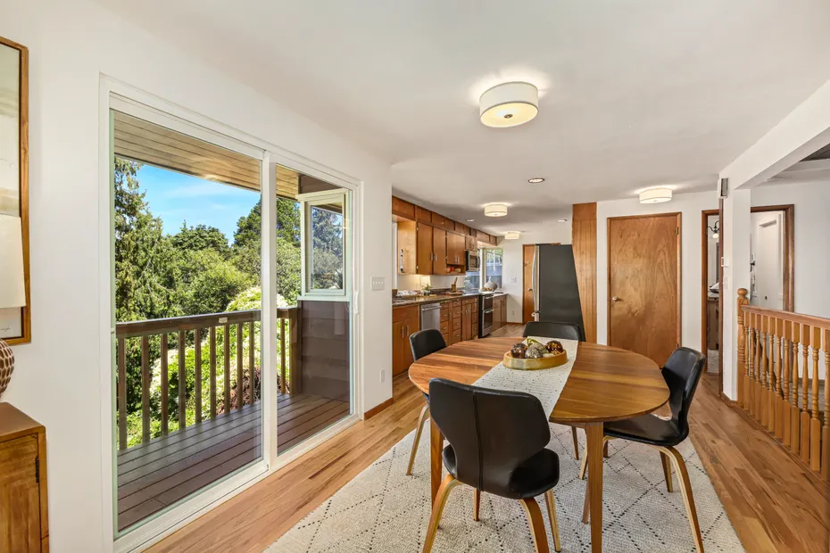 5813 SW Horton Street Photo 8