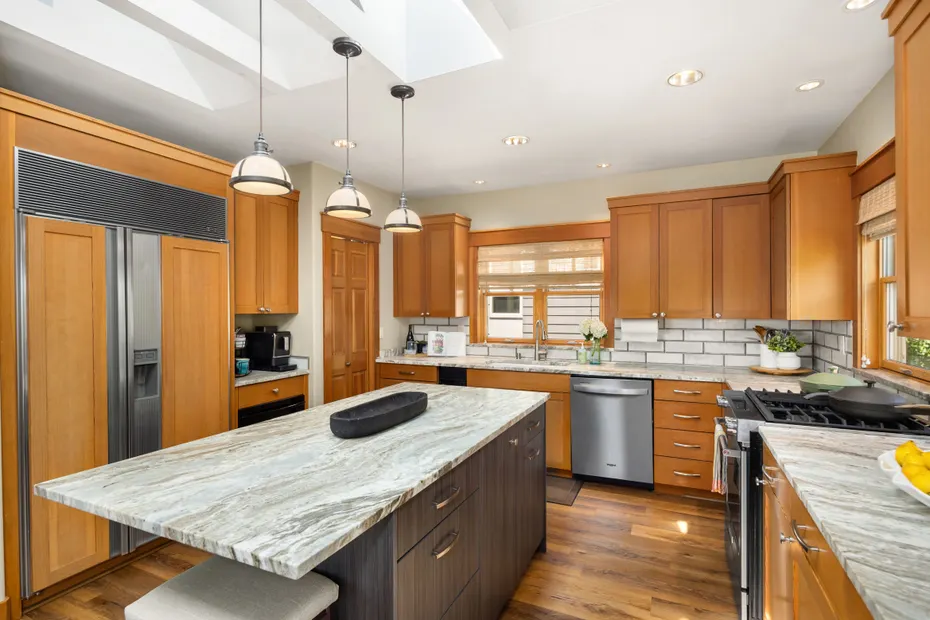 421 2nd Street W Photo 21