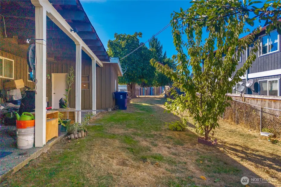 1561 S 35th Street Photo 4