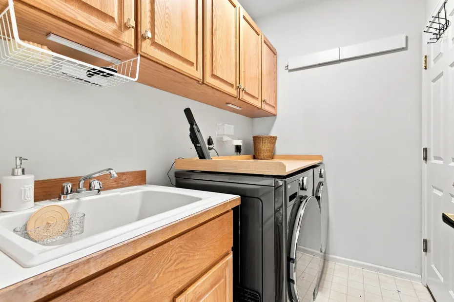 6086 Kingfisher Court Photo 29