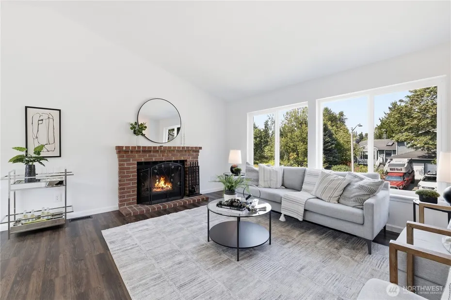 1228 223rd Street SW Photo 4