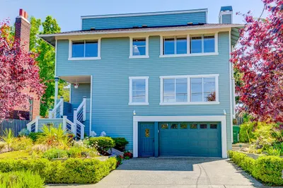 6530 Greenwood Ave N