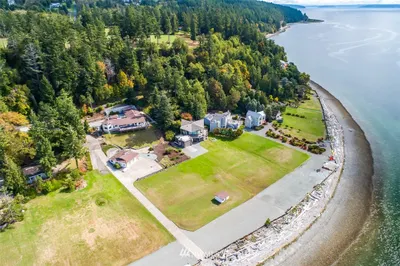 2106 Breezy Point Road