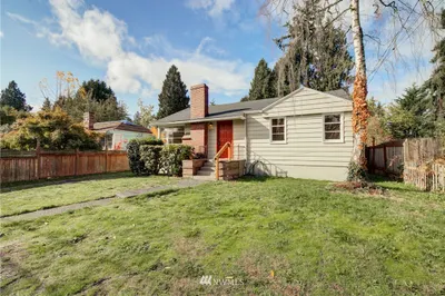 10737 Dayton Avenue N