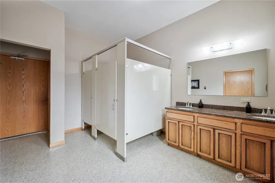 1435 33rd Avenue Photo 10