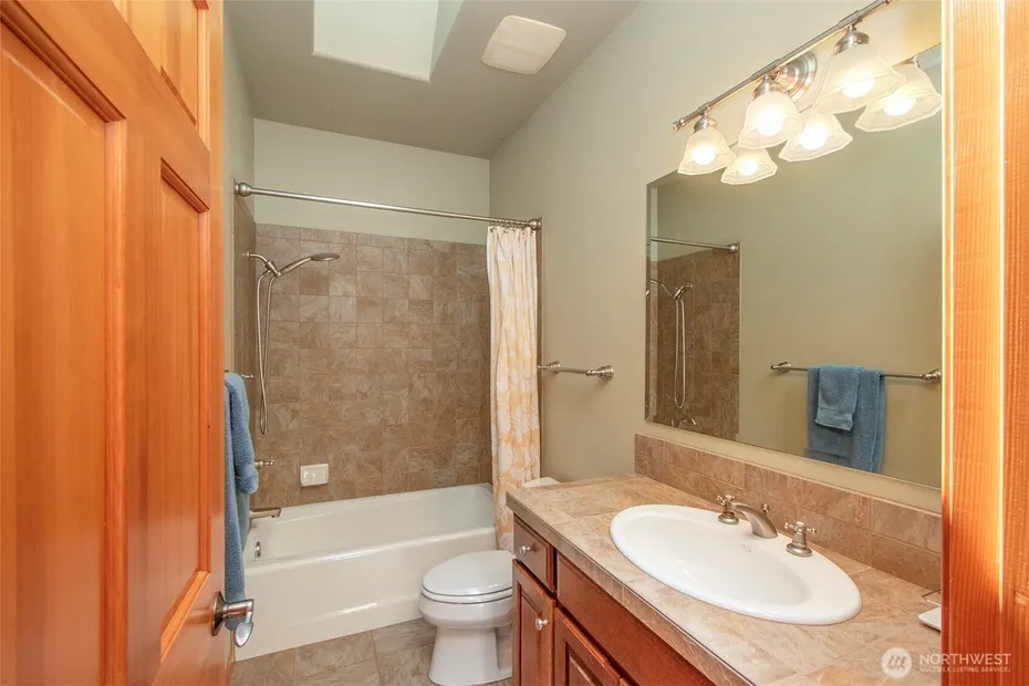 1668 Freshwater Bay Road Photo 16