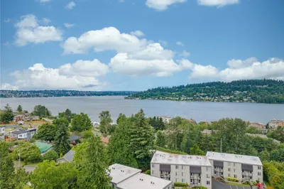 4100 Lake Washington Blvd N #D203