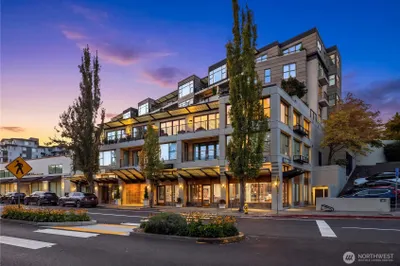 136 Central Way #304
