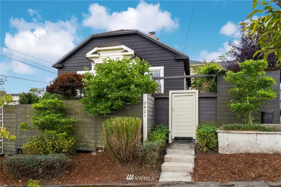 2621 E Pine Street Photo 1