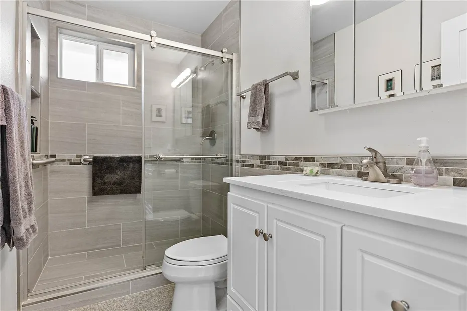 3021 Cedarwood Avenue Photo 22
