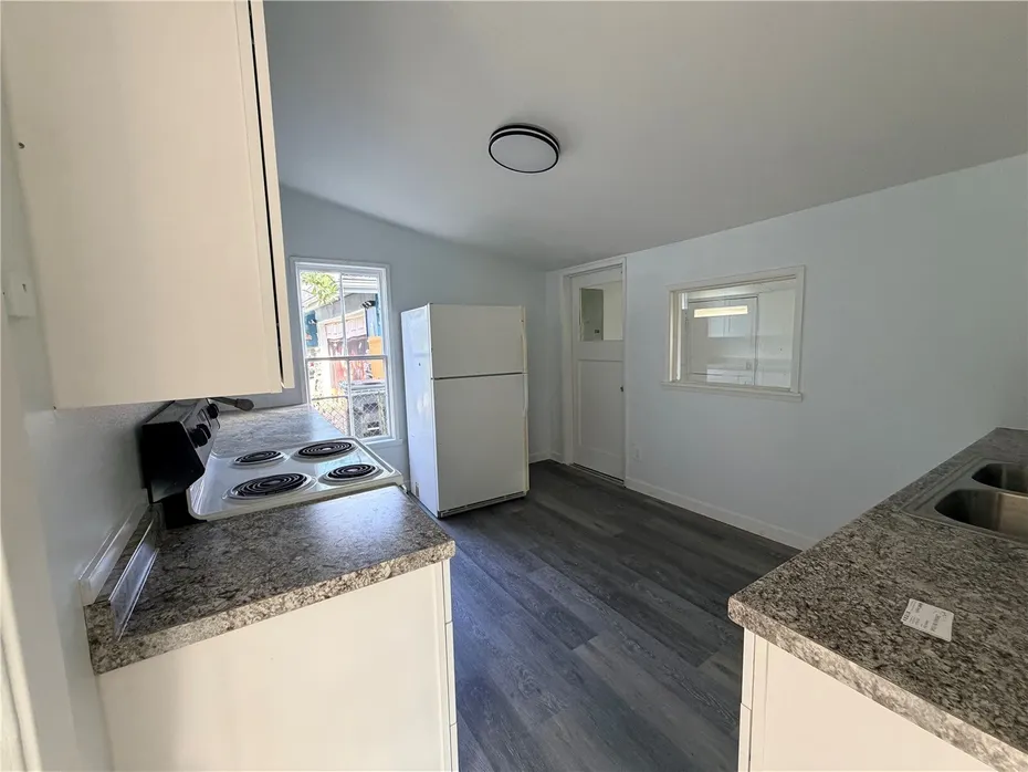 1317 5TH Street Photo 6