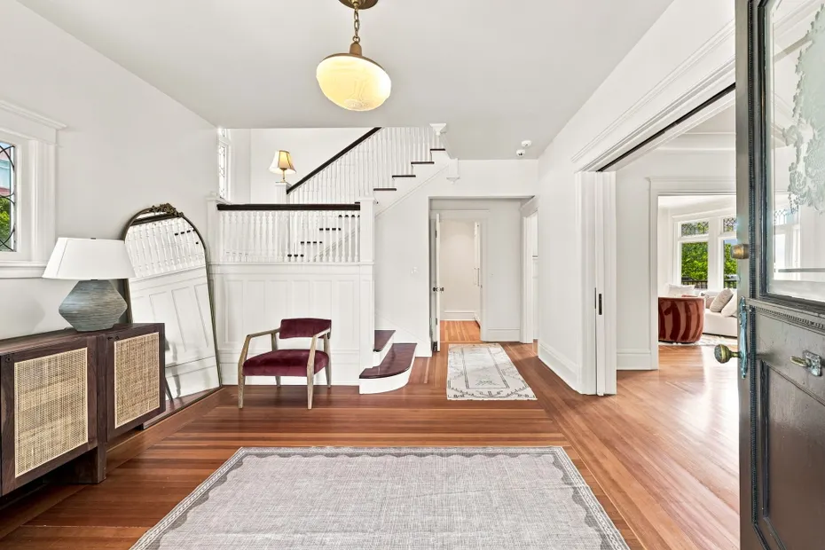 1111 Bellevue Place E Photo 22