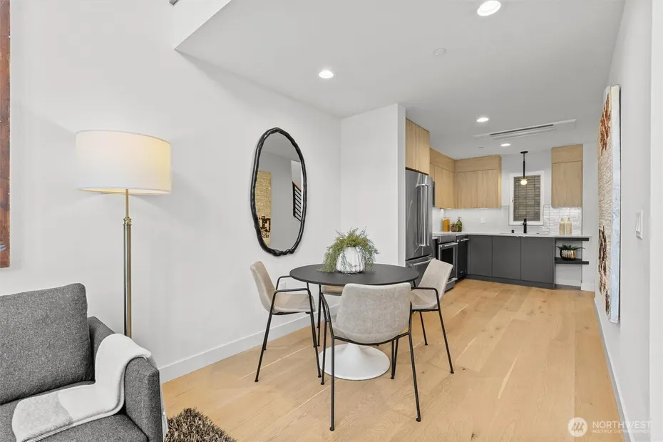 222 10th Avenue E #D Photo 7