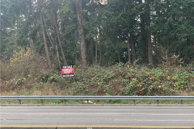 0 Xxxx Hiway 410 E