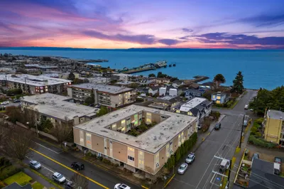 233 3rd Avenue N #19