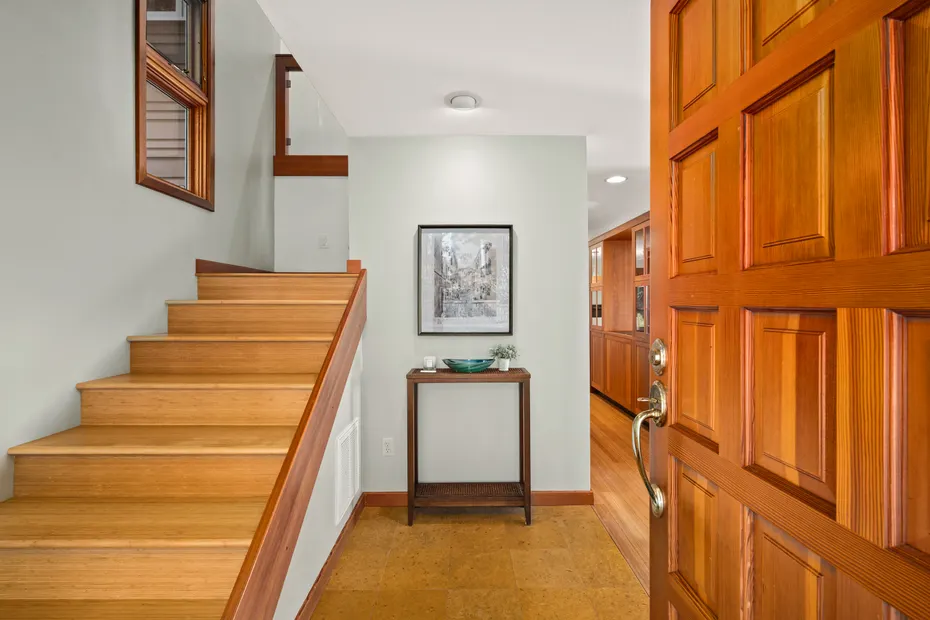 9796 NE Murden Cove Drive Photo 5