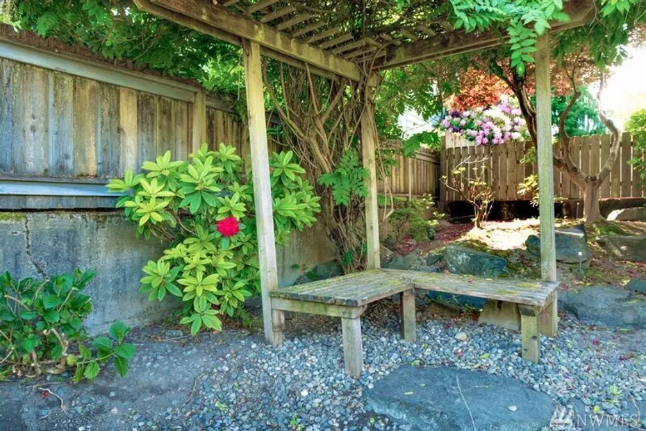 1225 N Tacoma Ave Photo 1