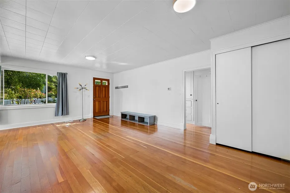 3304 Bennett Drive Photo 2