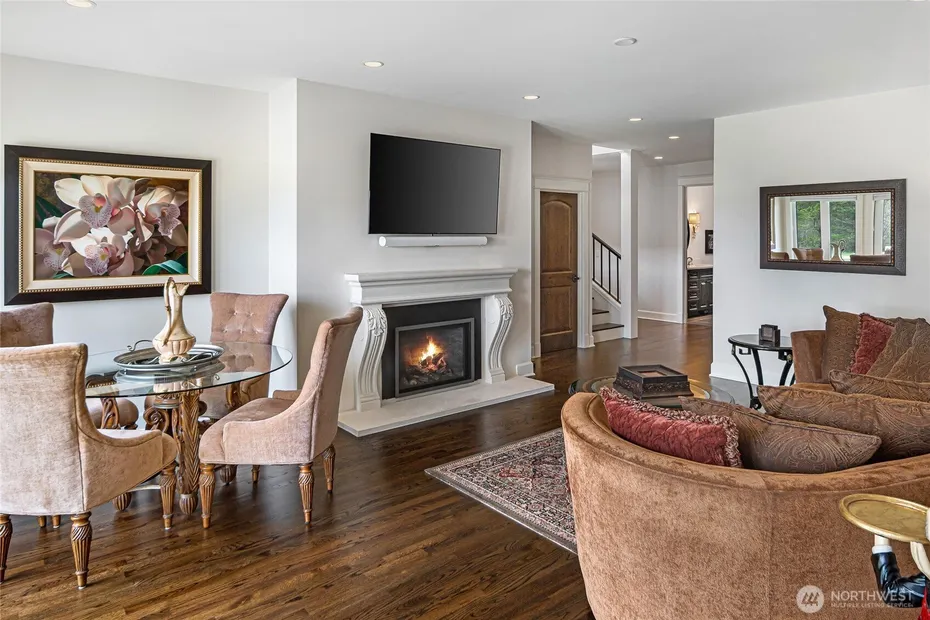 735 Rosler Road Photo 18