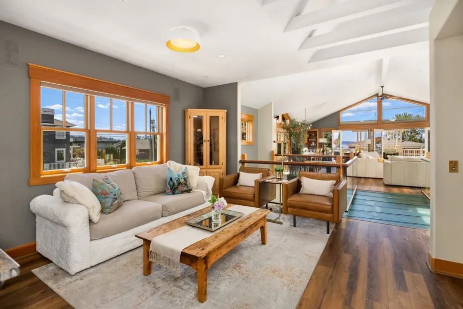 421 2nd Street W Photo 18