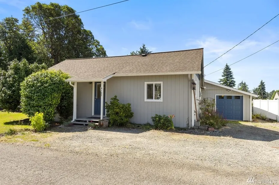 4137 W N St Photo 1