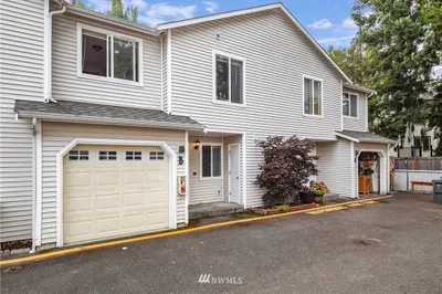 15511 35th Avenue W #B