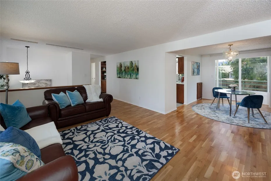 12822 NE 68th Street Photo 7