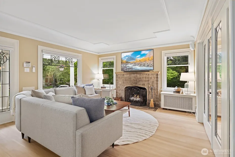1852 E Shelby Street Photo 5