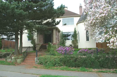 3255 W Viewmont Wy W