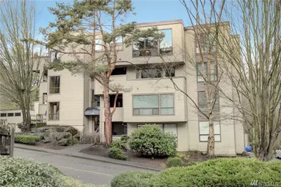 2500 W Manor Place #318