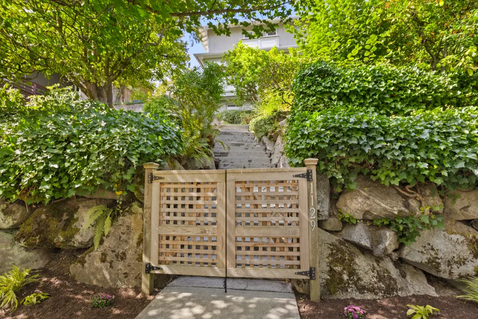 1129 37th Avenue Photo 43