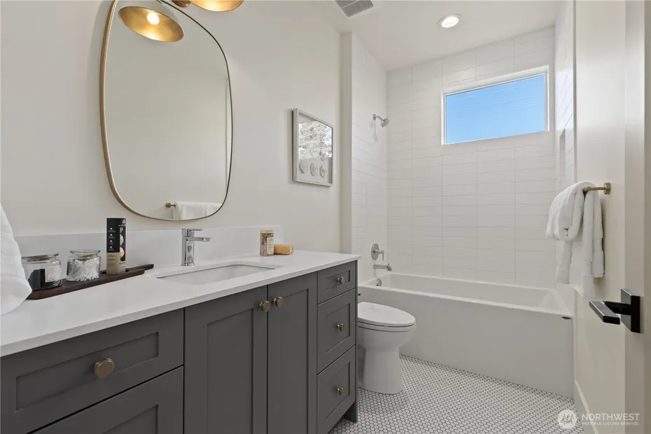 3243 13th Avenue W Photo 28