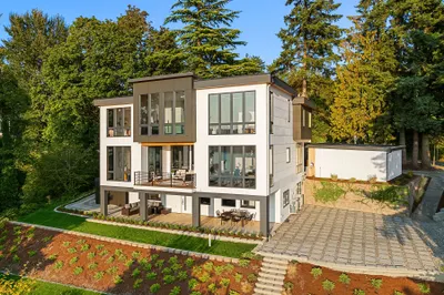 6815 Lake Washington Boulevard Se