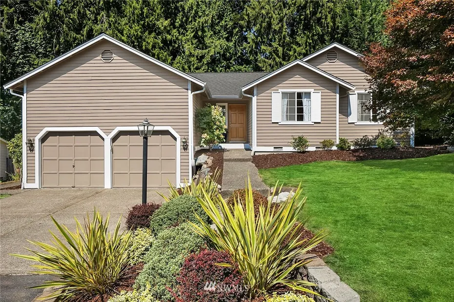 26704 NE Comegys Street Photo 1