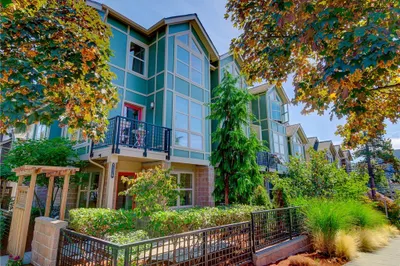 722 Nob Hill Ave N #D