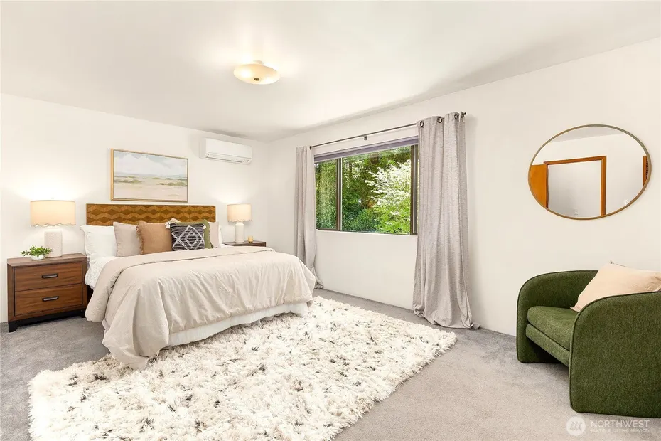 676 Park Avenue NE Photo 25