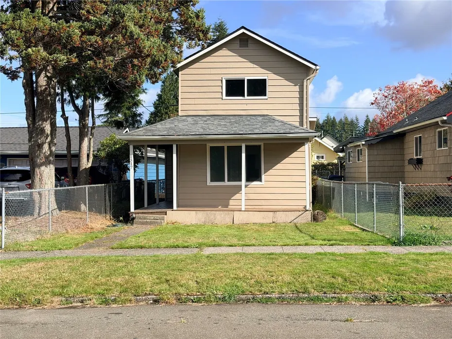 1317 5TH Street Photo 1
