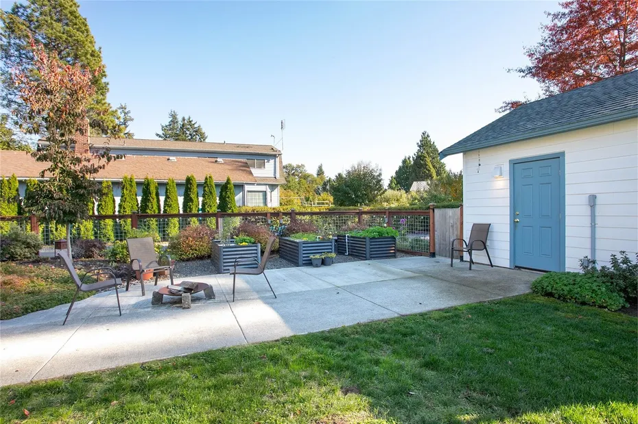 3021 Cedarwood Avenue Photo 25